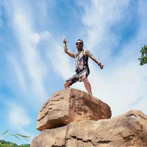 欧美猛哥午夜视频在线看
